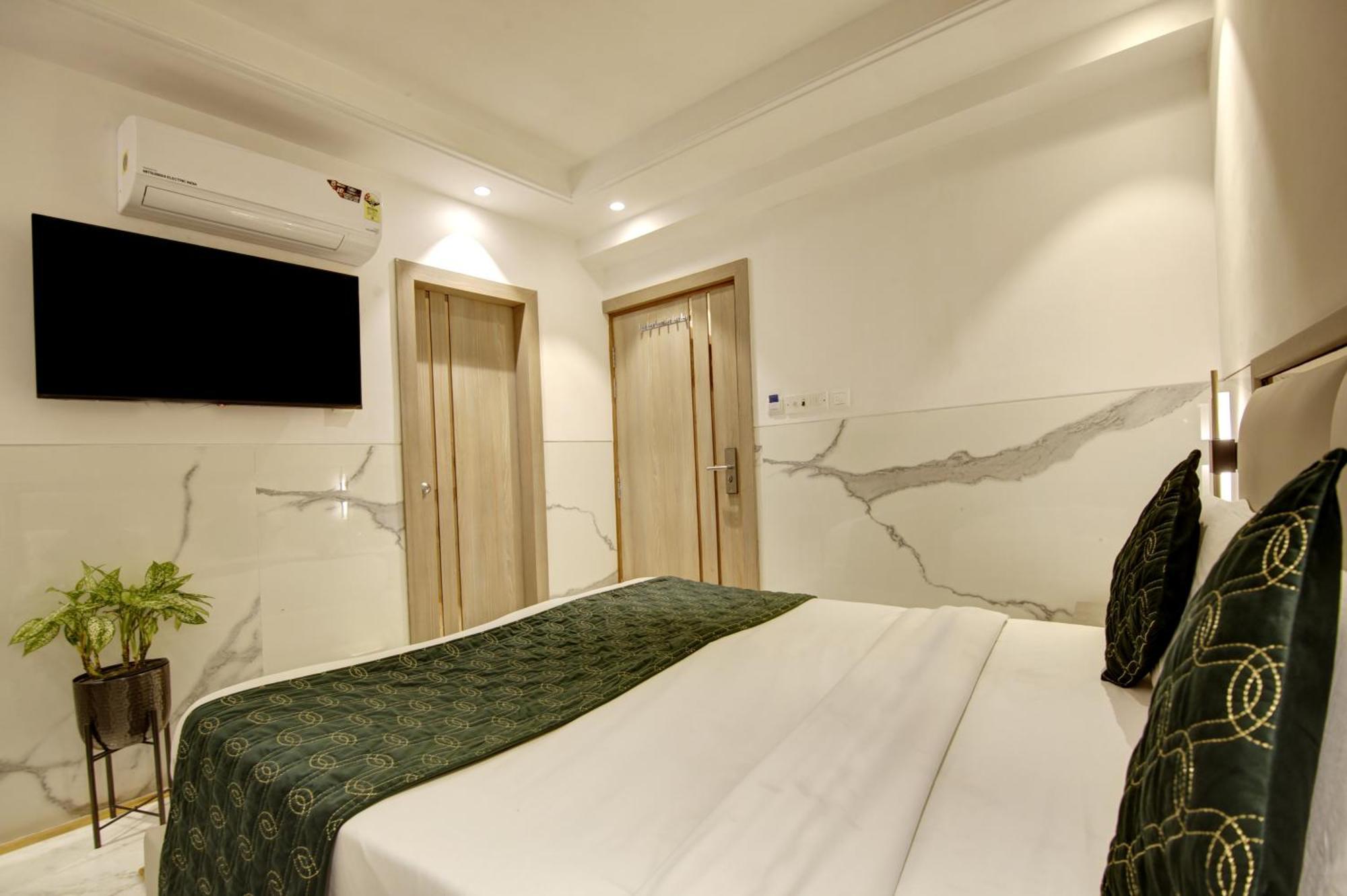 Hotel Transit International- Aerocity Delhi Airport 뉴델리 외부 사진