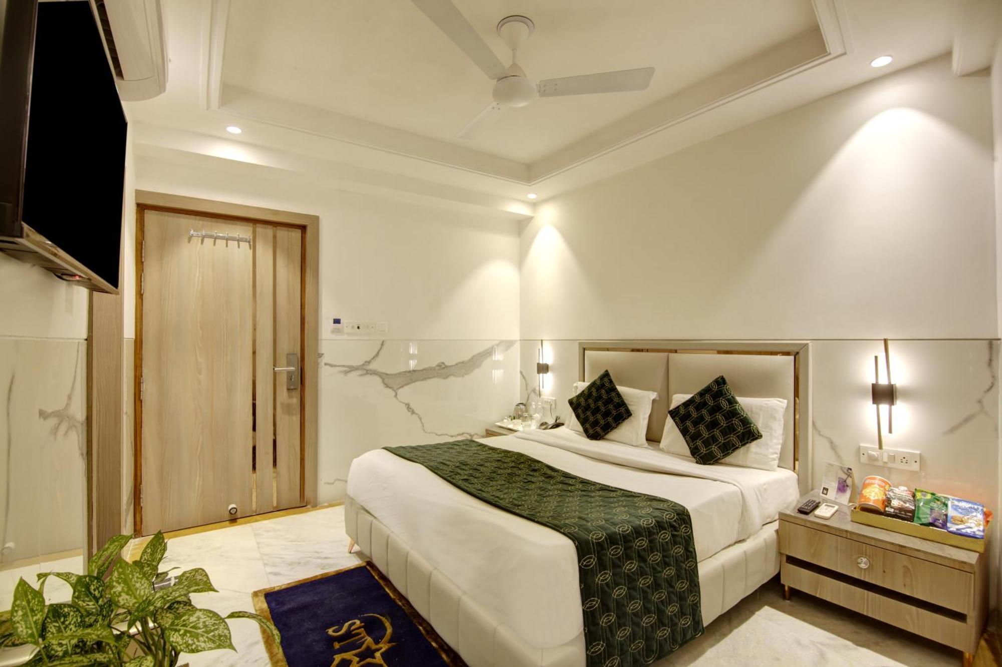 Hotel Transit International- Aerocity Delhi Airport 뉴델리 외부 사진