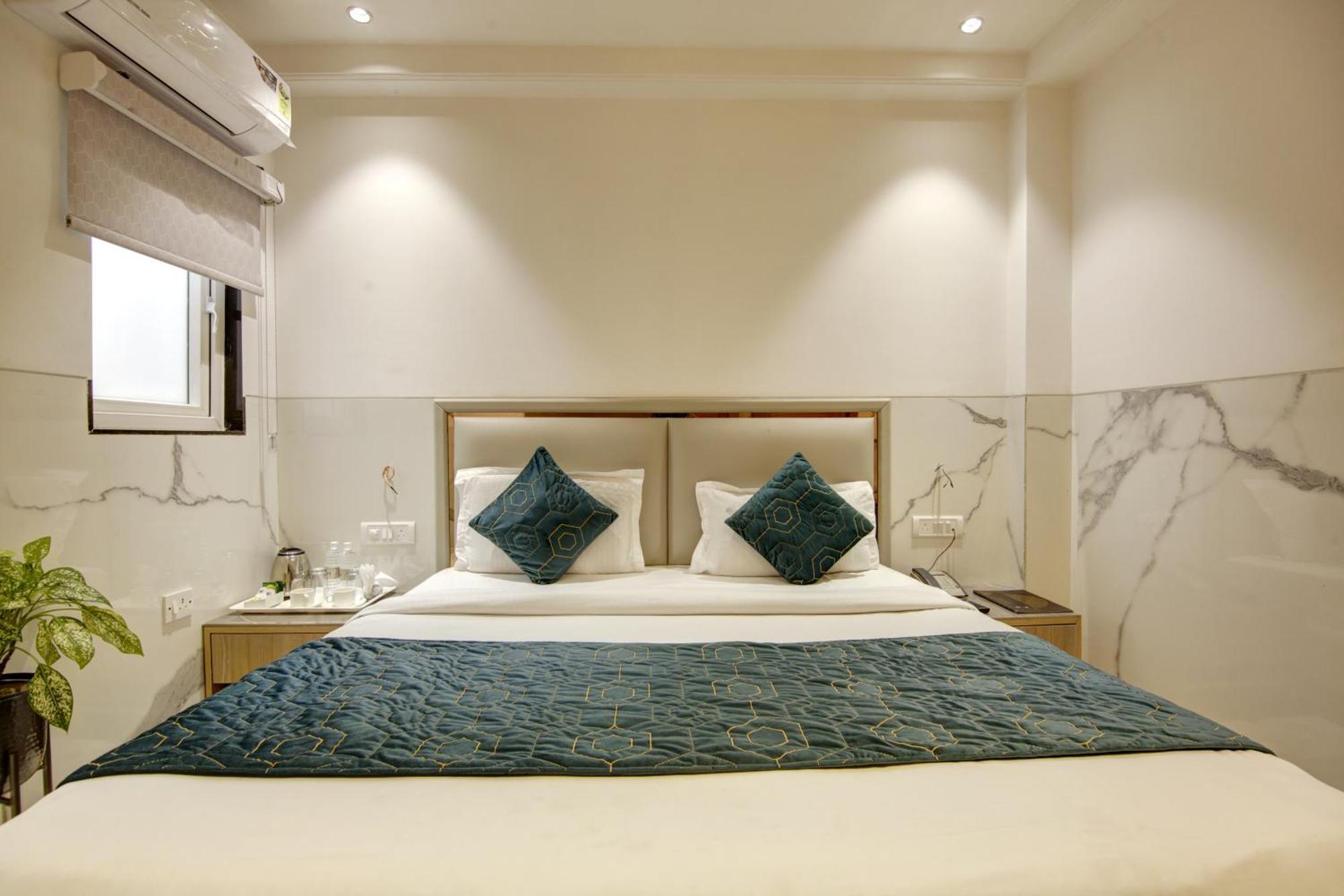 Hotel Transit International- Aerocity Delhi Airport 뉴델리 외부 사진