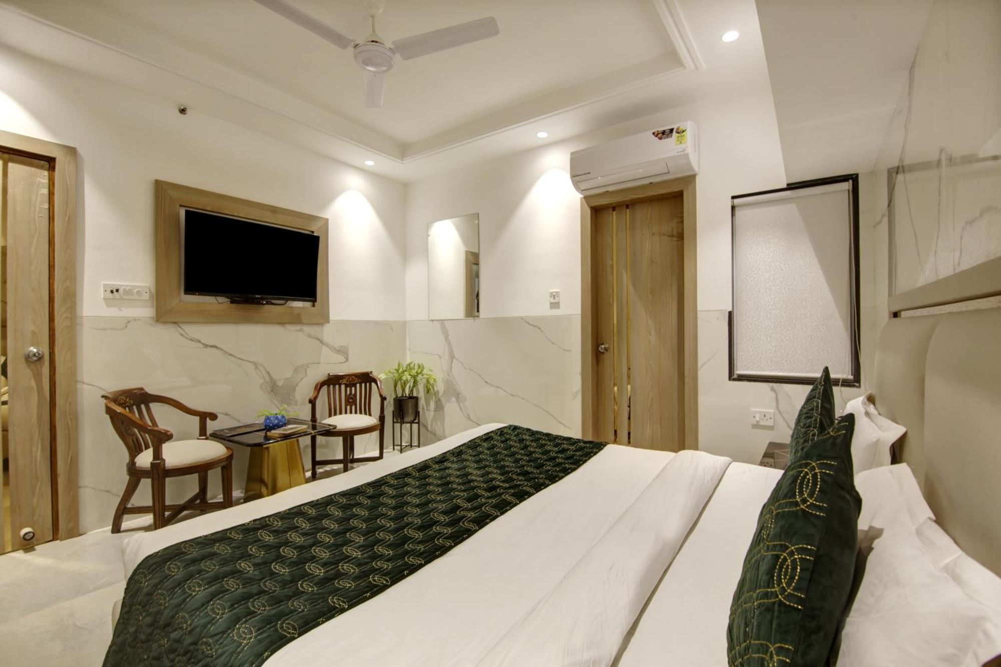 Hotel Transit International- Aerocity Delhi Airport 뉴델리 외부 사진